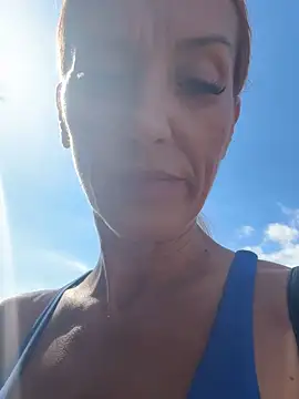 Snapshot of MikaelaBloom chatting on September 30, 2025, 2:34 pm MikaelaBloom online show from September 30, 2025, 2:34 pm