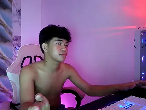 Snapshot of Twink_chriz chatting on July 13, 2026, 1:21 pm Twink chriz online show from July 13, 2026, 1:21 pm