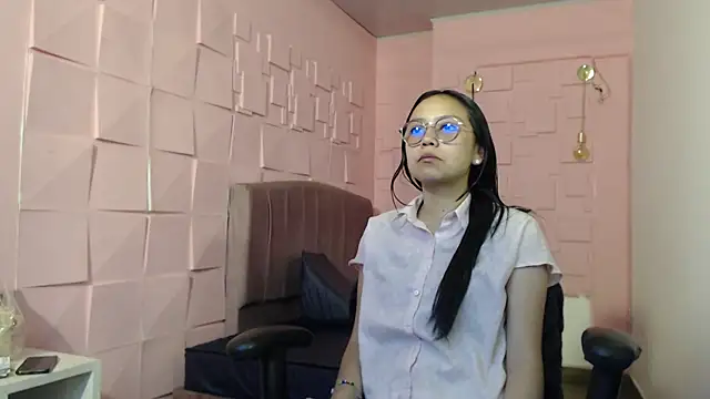 Snapshot of katalina07_1 chatting on December 1, 2025, 1:56 pm katalina07 1 online show from December 1, 2025, 1:56 pm