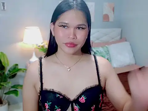 Snapshot of AlianaBlair chatting on June 2, 2026, 5:02 pm AlianaBlair online show from June 2, 2026, 5:02 pm