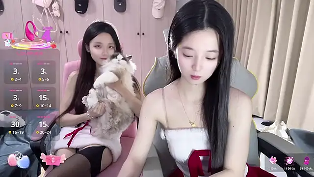 Snapshot of OiOi-666 chatting on December 20, 2025, 1:14 pm OiOi-666 online show from December 20, 2025, 1:14 pm