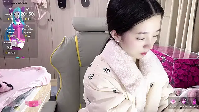 Snapshot of OiOi-666 chatting on February 14, 2026, 12:44 am OiOi-666 online show from February 14, 2026, 12:44 am