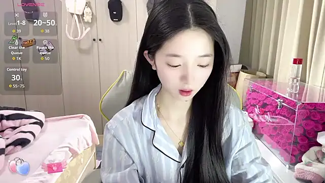 Snapshot of OiOi-666 chatting on February 10, 2026, 1:59 am OiOi-666 online show from February 10, 2026, 1:59 am