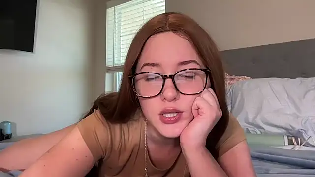 anamira1 online show from March 27, 2026, 4:52 pm