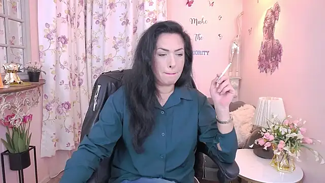 Snapshot of MyLovOne chatting on November 22, 2025, 11:31 am MyLovOne online show from November 22, 2025, 11:31 am