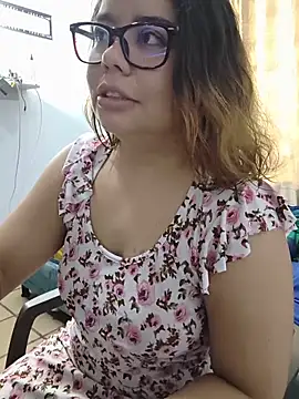 Snapshot of saenz_eymi chatting on June 18, 2026, 3:06 pm saenz eymi online show from June 18, 2026, 3:06 pm