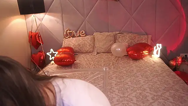 DiamondGoldie online show from February 9, 2026, 8:29 pm