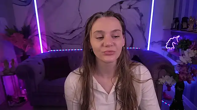 DiamondGoldie online show from September 24, 2025, 6:53 am