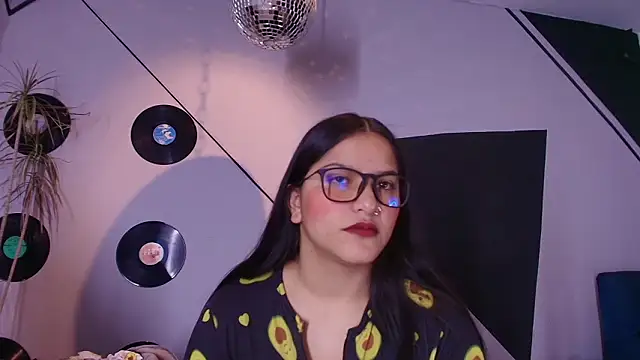 Lilith and Khloe online show from March 3, 2026, 11:17 am