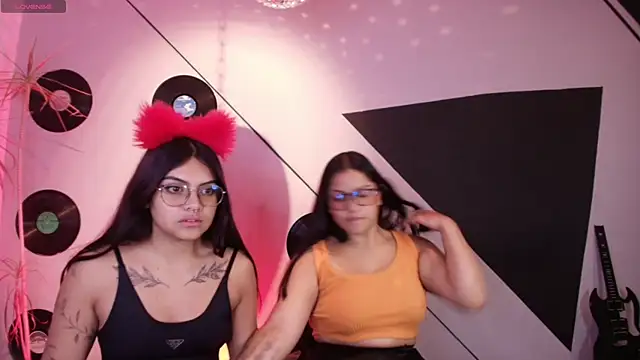 Lilith and Khloe online show from September 24, 2025, 11:28 am