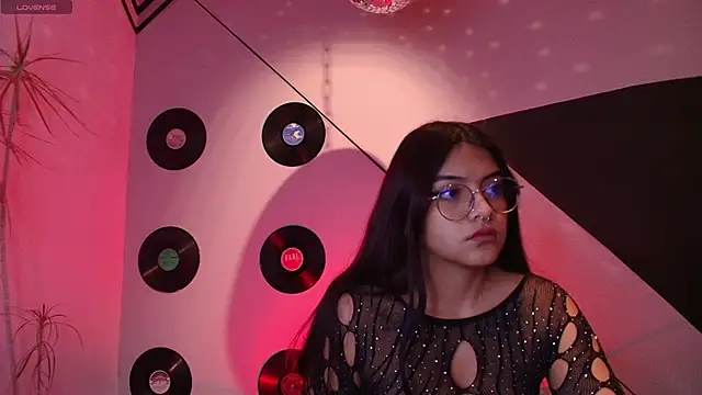 Lilith and Khloe online show from October 3, 2025, 11:23 am