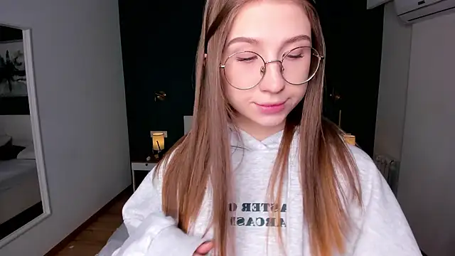 Snapshot of EditaBand chatting on February 4, 2026, 8:15 pm EditaBand online show from February 4, 2026, 8:15 pm