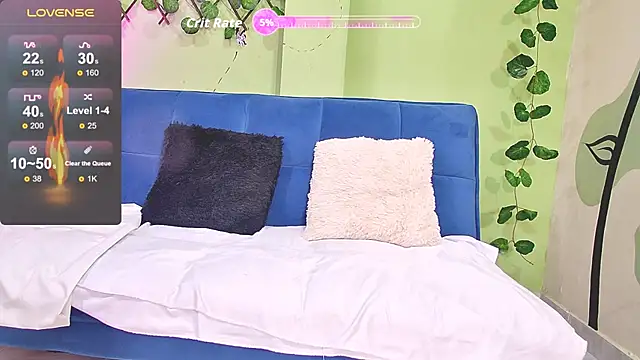 Karen Ariass online show from December 18, 2025, 1:37 pm