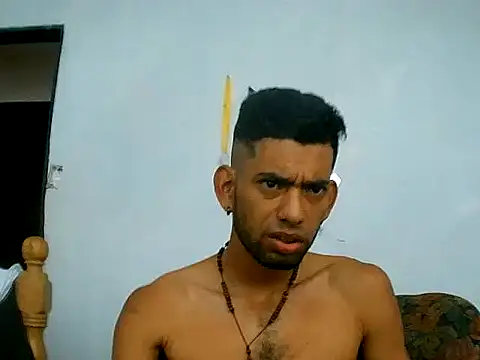 Negritohot2828 online show from April 1, 2026, 12:17 pm