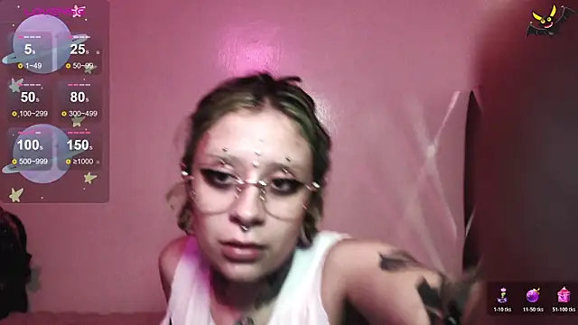 Snapshot of vainilla_doll chatting on June 17, 2026, 1:38 am vainilla doll online show from June 17, 2026, 1:38 am