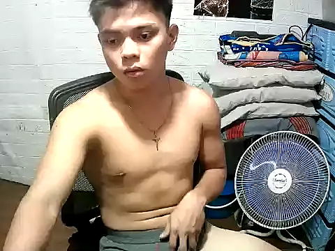 Snapshot of Pinoy_slutcummer69 chatting on May 23, 2026, 8:35 am Pinoy slutcummer69 online show from May 23, 2026, 8:35 am