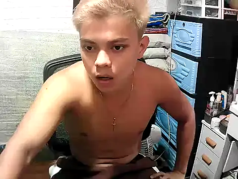 Snapshot of Pinoy_slutcummer69 chatting on June 6, 2026, 8:30 am Pinoy slutcummer69 online show from June 6, 2026, 8:30 am