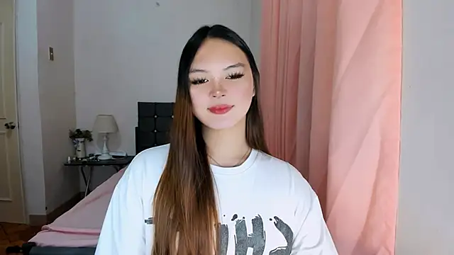 Snapshot of ameliamaureen chatting on November 23, 2025, 2:05 pm ameliamaureen online show from November 23, 2025, 2:05 pm