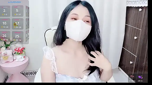 phuongnhi  online show from April 9, 2026, 12:11 pm