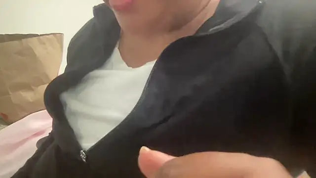 Coco de feet online show from January 13, 2026, 5:22 am