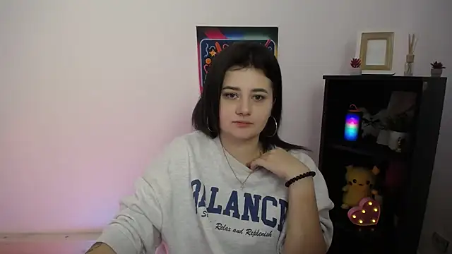 Katrin kiss  online show from October 19, 2025, 10:40 am