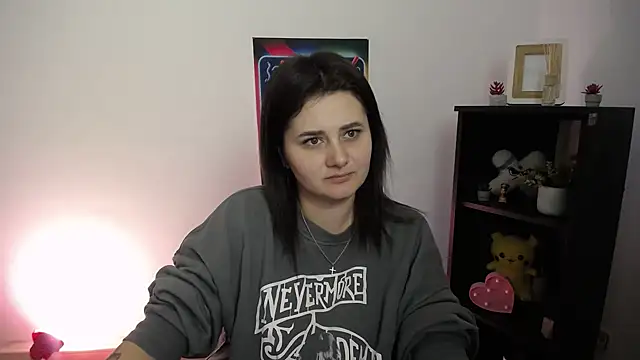 Katrin kiss  online show from October 1, 2025, 12:42 pm