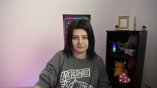 Katrin kiss  online show from October 20, 2025, 12:17 pm