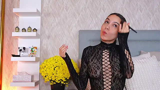 Sofy Bradd online show from November 5, 2025, 8:17 am