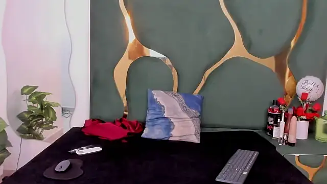 perlaasm online show from October 18, 2025, 1:02 pm