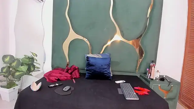 perlaasm online show from October 20, 2025, 12:17 pm