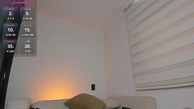 arianna 000 online show from April 13, 2026, 12:20 pm