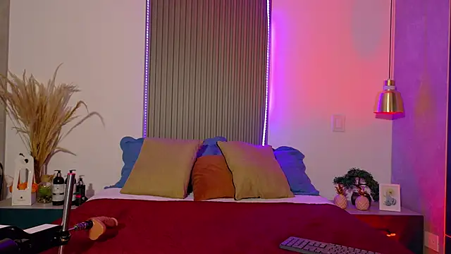 Snapshot of DollyBrowncc chatting on February 7, 2026, 4:20 am DollyBrowncc online show from February 7, 2026, 4:20 am