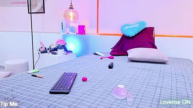 DollyBrowncc online show from March 9, 2026, 9:02 am