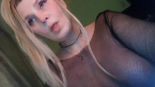 Snapshot of TsPostophere chatting on February 9, 2025, 2:18 pm TsPostophere online show from February 9, 2025, 2:18 pm