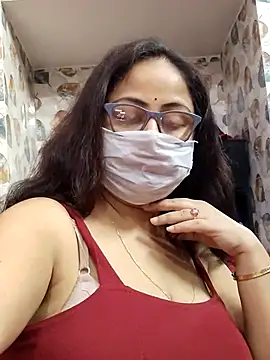 nisha 1110 online show from April 13, 2026, 2:43 pm