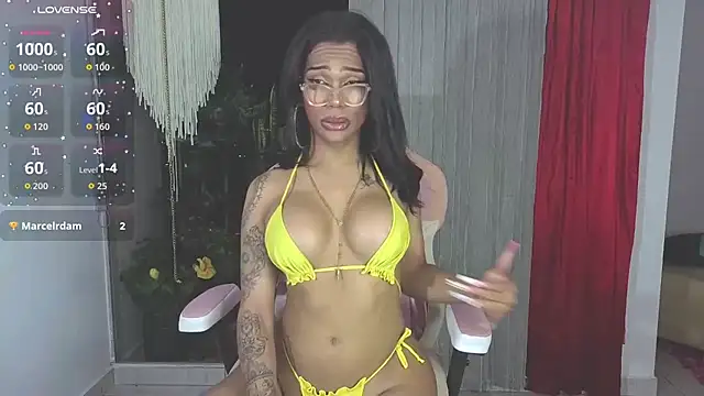 Snapshot of Queen_Morena chatting on July 30, 2026, 8:24 am Queen Morena online show from July 30, 2026, 8:24 am