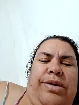 Snapshot of yaneth_ chatting on November 15, 2025, 10:47 pm yaneth online show from November 15, 2025, 10:47 pm