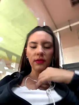 Snapshot of Katie_rawwww chatting on December 5, 2025, 4:16 pm Katie rawwww online show from December 5, 2025, 4:16 pm