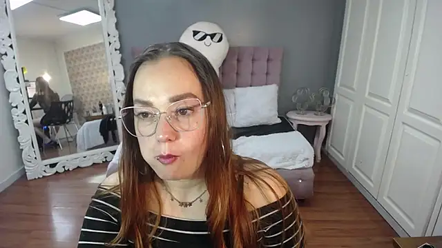 Snapshot of Tammy_parker_ chatting on September 19, 2025, 4:27 am Tammy parker online show from September 19, 2025, 4:27 am