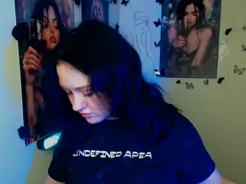 LadyAlice  online show from November 4, 2025, 7:01 am