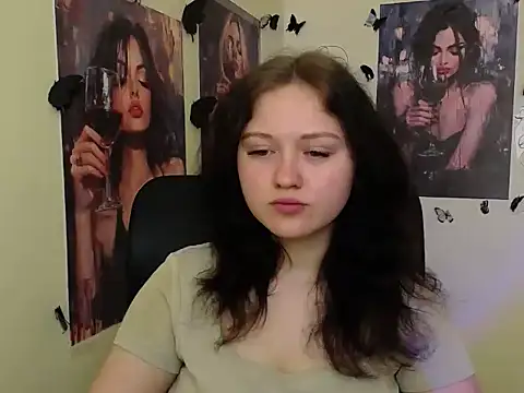 LadyAlice  online show from April 13, 2026, 6:17 am