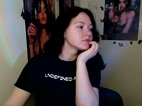 LadyAlice  online show from November 18, 2025, 7:11 am