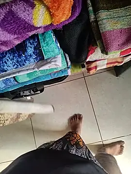 dhruve2010 online show from November 25, 2025, 9:20 am