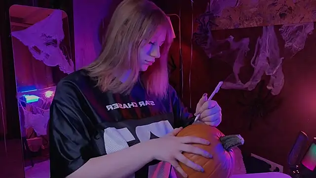 Snapshot of Morvelyn chatting on October 26, 2025, 5:35 pm Morvelyn online show from October 26, 2025, 5:35 pm