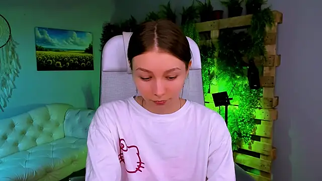 JulieDaniel online show from November 21, 2025, 8:13 am