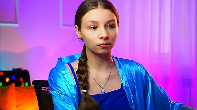 JulieDaniel online show from February 5, 2026, 6:42 am