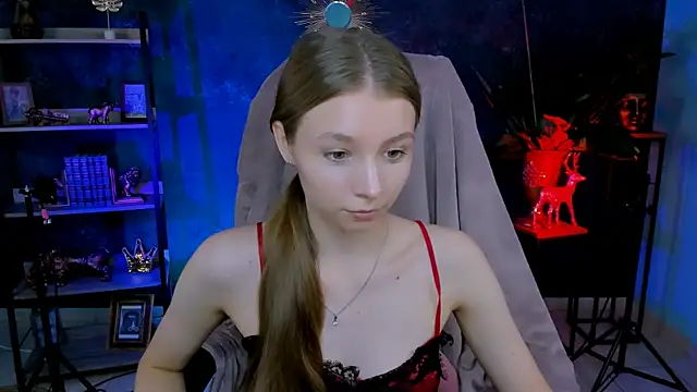 Snapshot of JulieDaniel chatting on July 2, 2026, 4:07 am JulieDaniel online show from July 2, 2026, 4:07 am