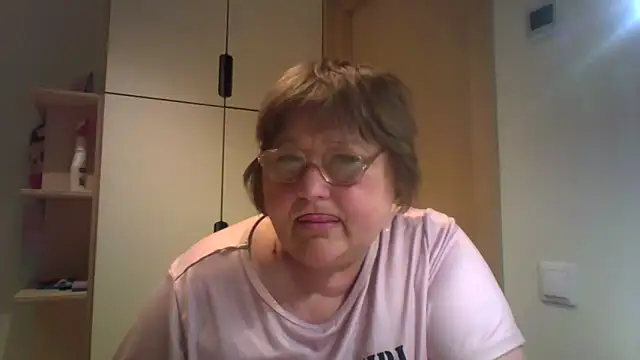 Snapshot of rewa666 chatting on September 11, 2025, 4:01 am rewa666 online show from September 11, 2025, 4:01 am
