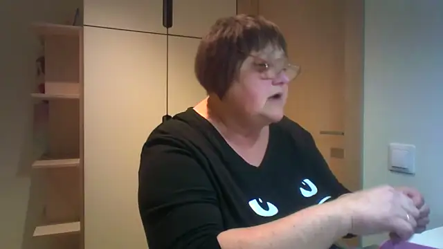 Snapshot of rewa666 chatting on October 4, 2025, 5:36 pm rewa666 online show from October 4, 2025, 5:36 pm
