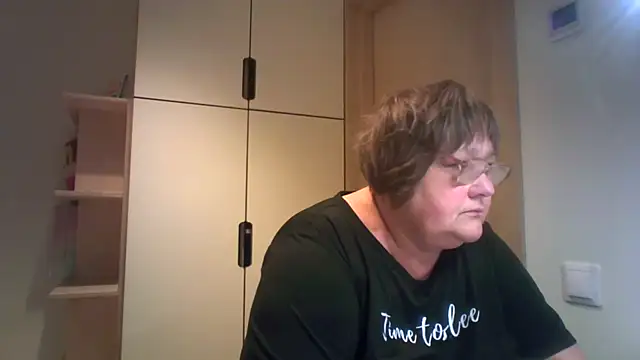 Snapshot of rewa666 chatting on October 17, 2025, 4:38 am rewa666 online show from October 17, 2025, 4:38 am